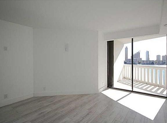 3rd image of 3000 Island Blvd APT 1101