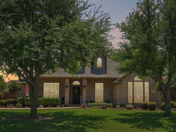 2nd image of 203 Shadow Ln