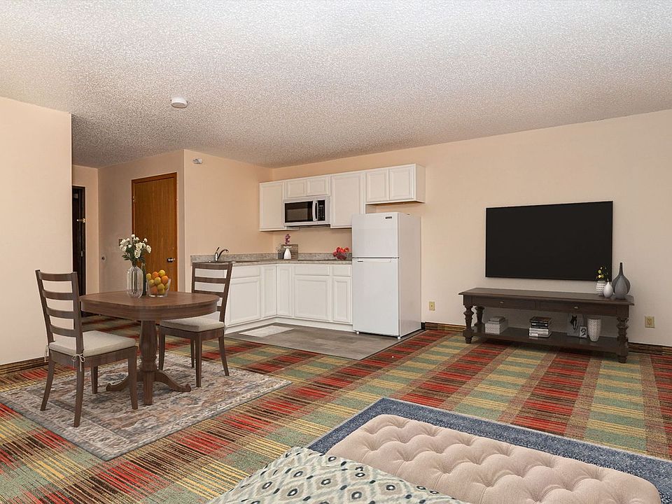 1st image of 1521 S G Ave #203