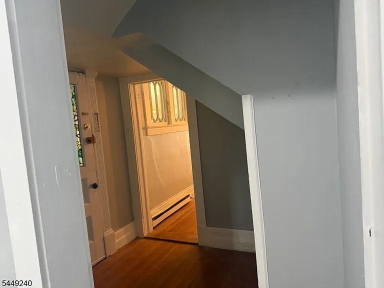 324 Claremont Ave — Photo 6