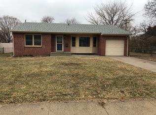 8206 Bowie Dr, Omaha, NE 68114