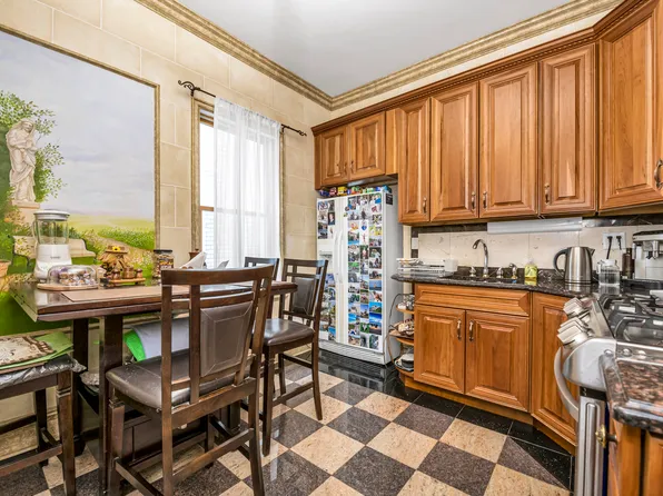 1414 Avenue H image 5 of 25