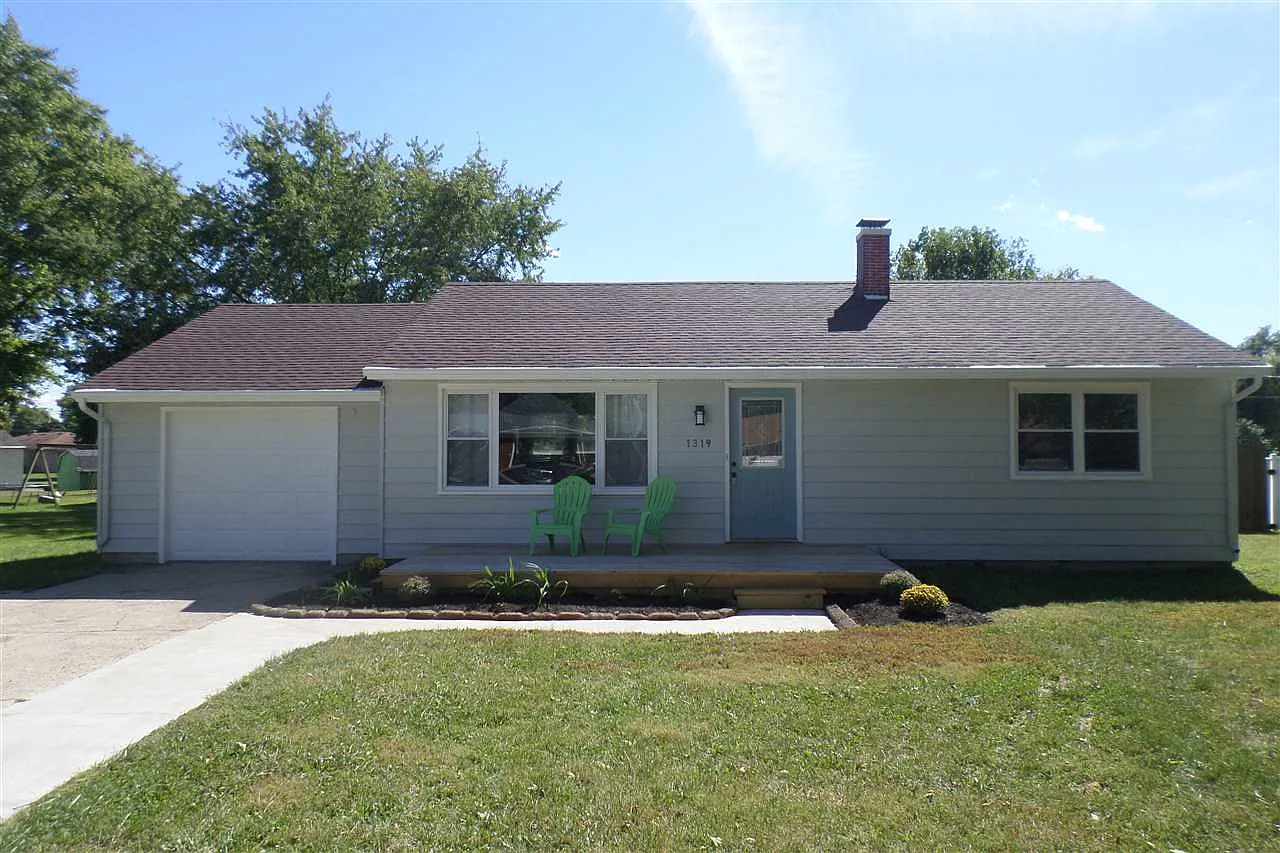 1319 Lynnhurst Dr photo 1