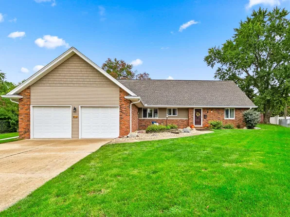 912 Kay Ct, Morton, IL 61550