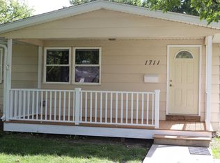 1711 7th St, Nevada, IA 50201