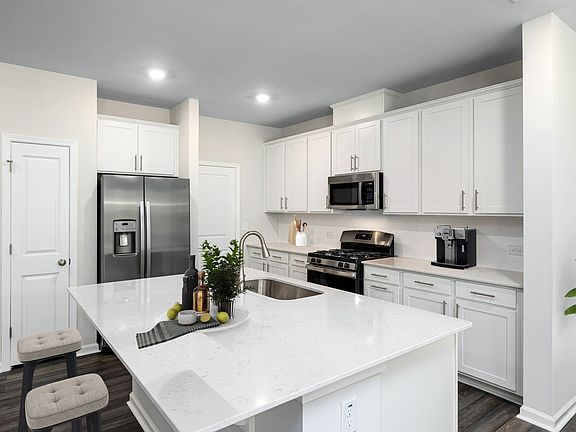 ABODE Reams Pointe