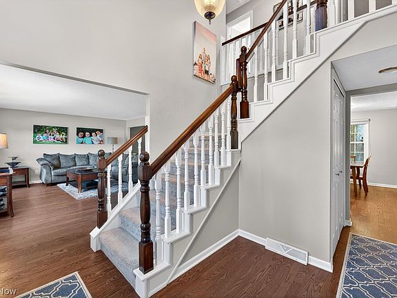 4th image of 2393 Glen Valley Dr