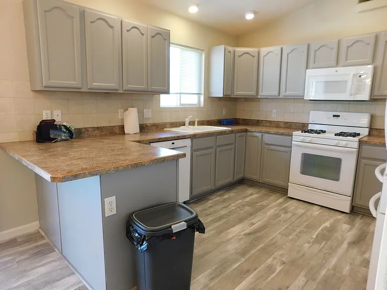 502 Garnet Dr — Photo 7