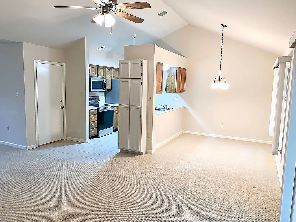 15 Knollwood Rd photo 1