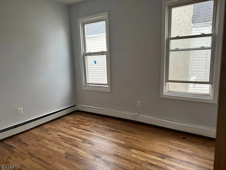 590 Hawthorne Ave #1 — Photo 9
