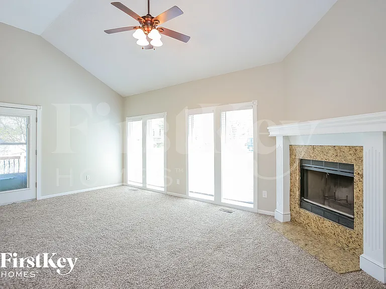 1601 NW 79th Ter — Photo 4