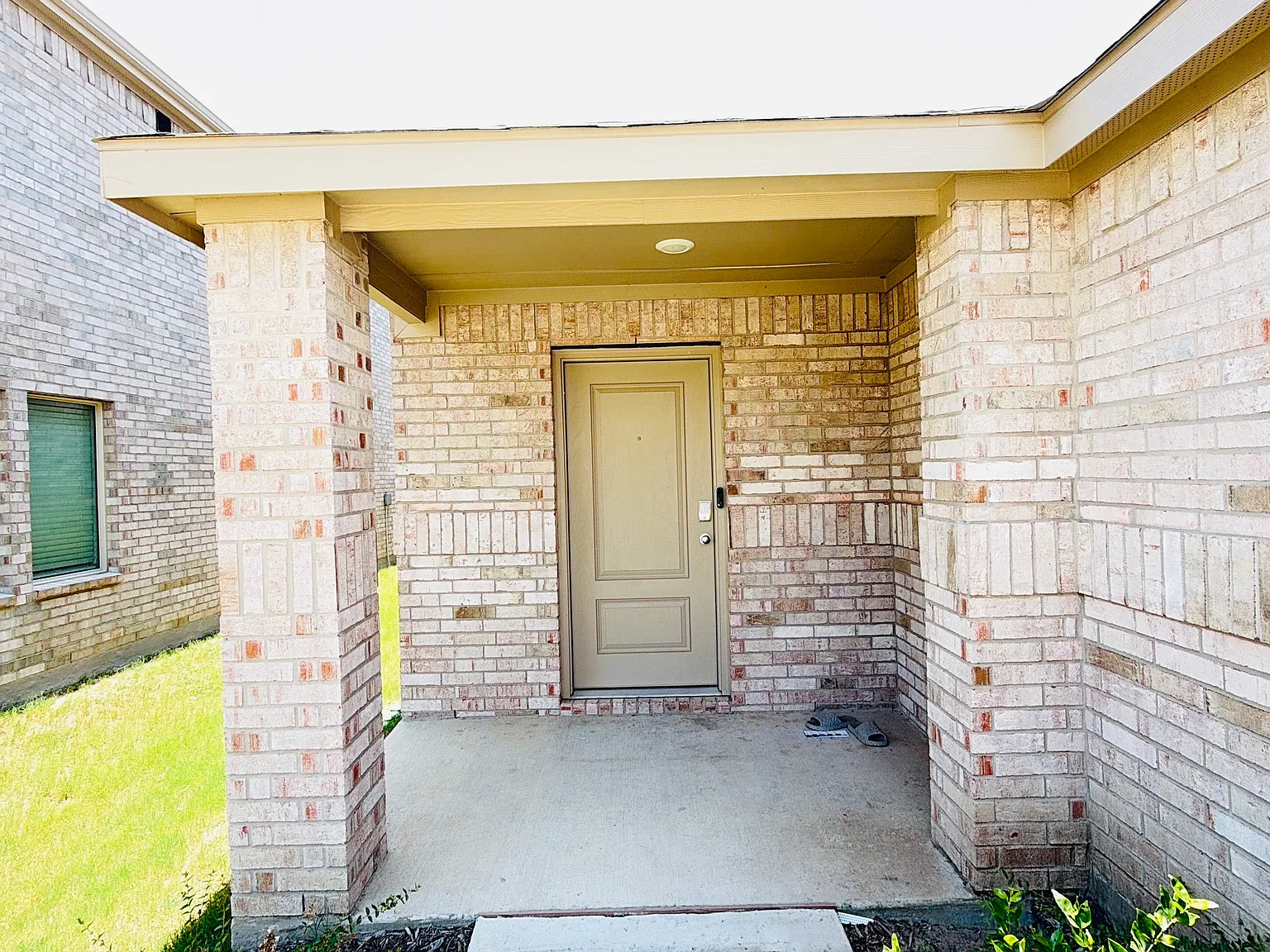 4 bed, 1880 sqft, $2,550 — Photo 4