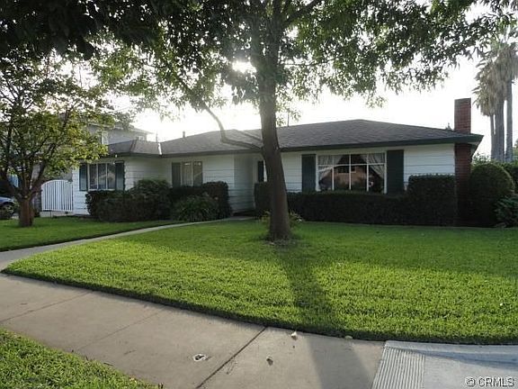 2nd image of 405 S Cedar Dr