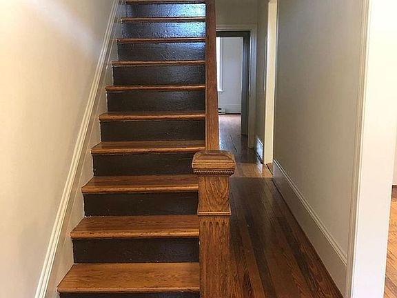 3rd image of 1624 W Cary St