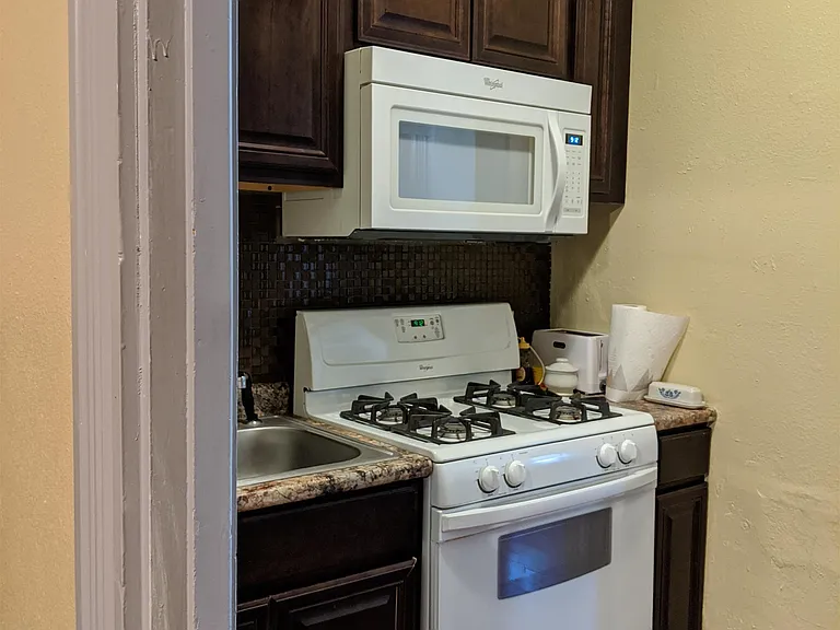 524 Jefferson St #4 — Photo 4