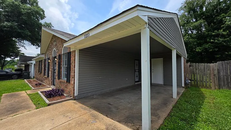 Charming 3-Bedroom Brick Home with Carport & Fenced Backyard — Photo 2