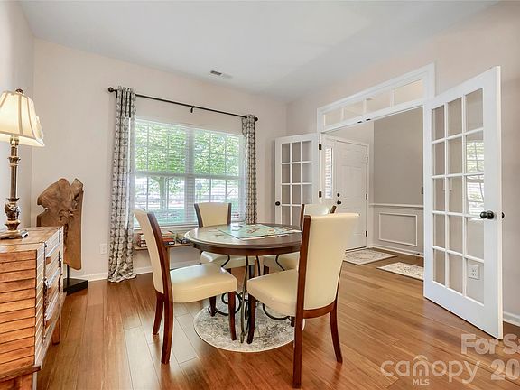 3rd image of 2834 Bivins St