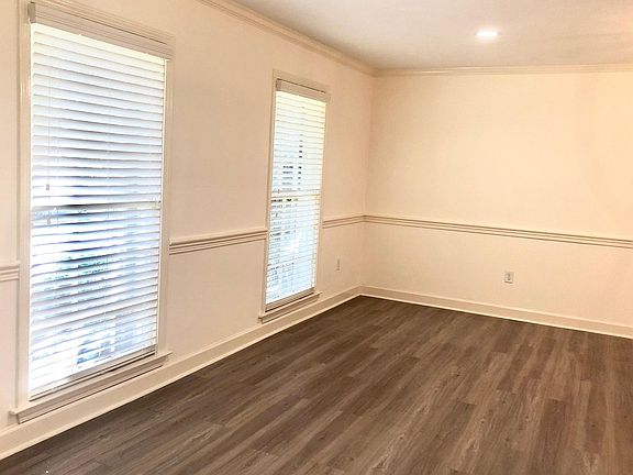 5th image of 741 Sherwood Dr