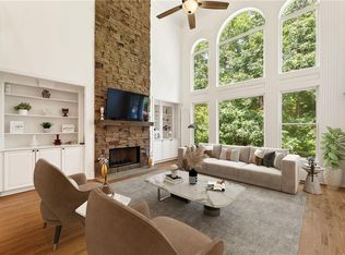 1105 River Laurel Dr, Suwanee, GA 30024