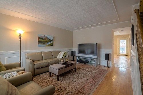 2nd image of 1033 Washington St #1033