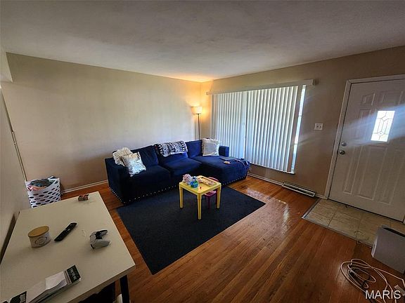 2nd image of 840 Naomi Ave