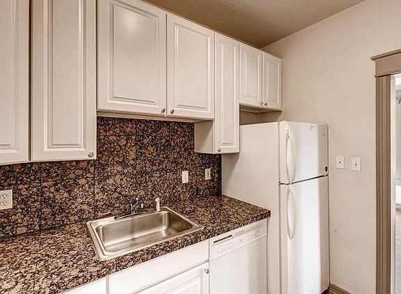 4th image of 1650 N Pearl St APT 8