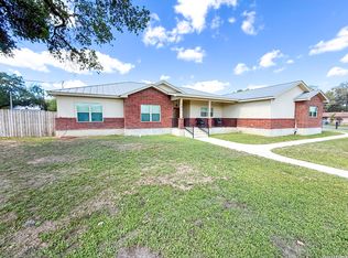 101 8th St, Natalia, TX 78059