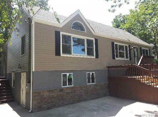 50 Tippin Dr, Huntington Station, NY 11746