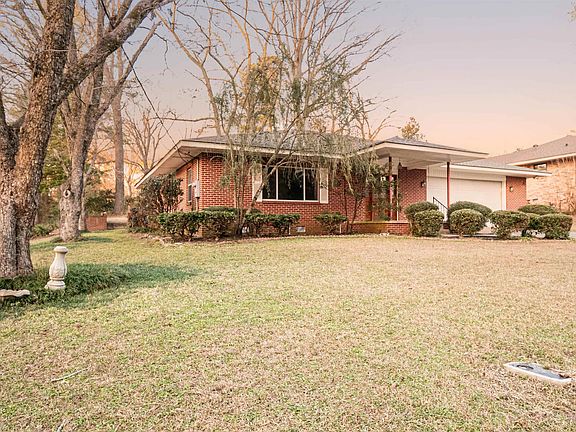 2nd image of 3018 Kimball Dr