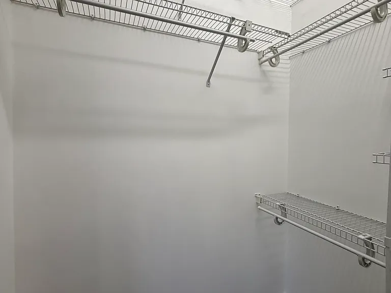 1531 Gabriel St — Photo 15