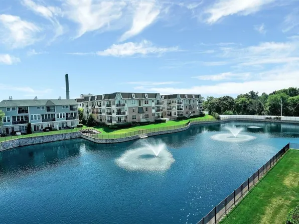 1355 Roosevelt Way, Westbury, NY 11590