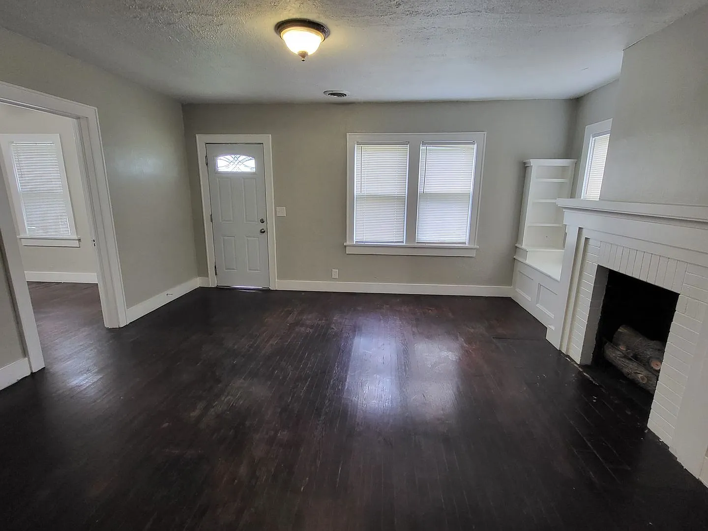 Cute 2 bedroom, 1 bathroom house located next to UCO in Edmond, OK — Photo 2