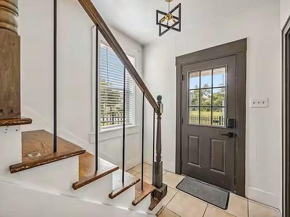 2nd image of 2714 Palm St APT 2