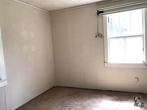 5th image of 1115 Grinage St