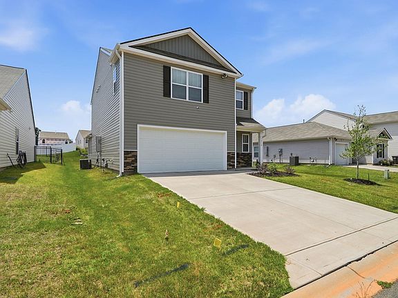 2nd image of 1313 Duffers Ln