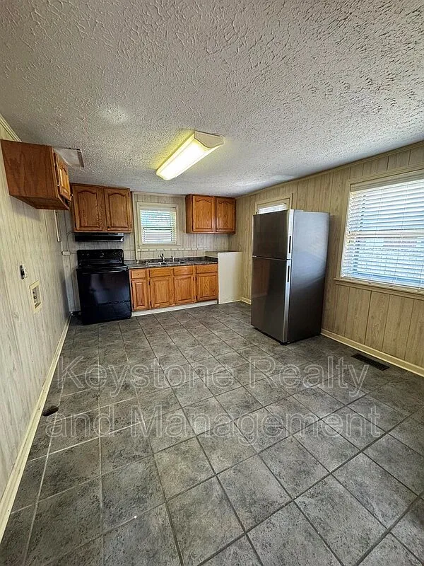 2 bed, 1.0 bath, 900 sqft, $825 — Photo 3