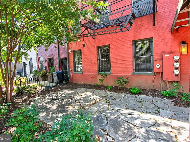 815 L St SE #1 — Photo 2