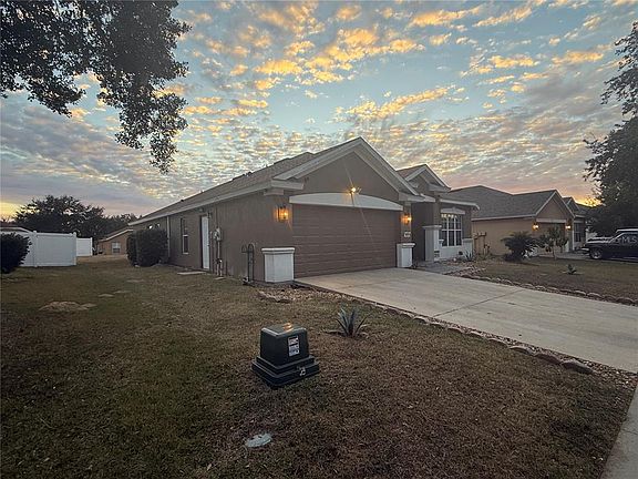 3rd image of 5000 SW 40th Pl