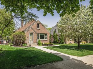 9020 W Center St, Milwaukee, WI 53222