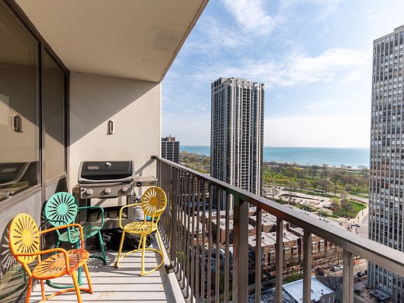 2nd image of 1636 N Wells St APT 2609