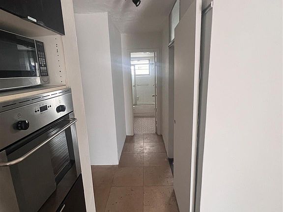 5th image of 919 Michigan Avenue #3