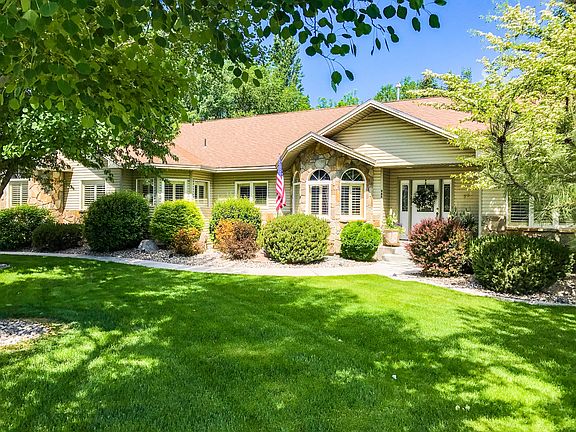 2nd image of 985 Dairy Ln