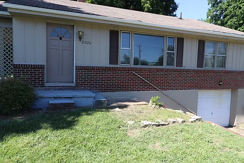 2026 W Stone Dr Photo 1