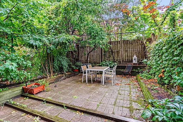 Rented by Compass | media 26