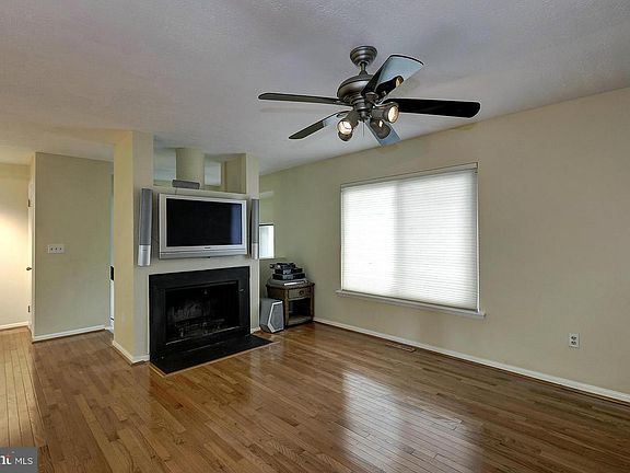 4th image of 1009 Timber Creek Dr