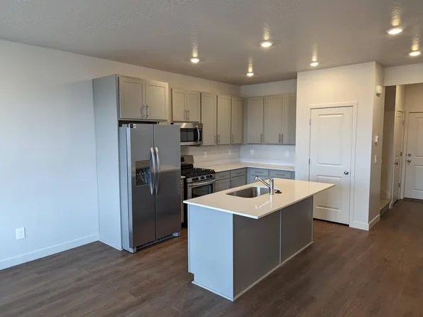 10041 N Basalt Dr, Highland, UT 84003