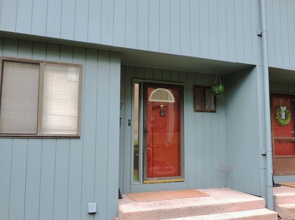 17 Locust Ct #17, Cromwell, CT 06416