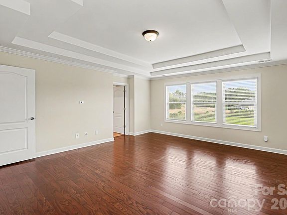 5th image of 502 Alucio Ct