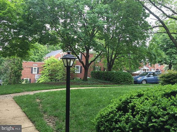 3rd image of 2802 S Abingdon St #2802
