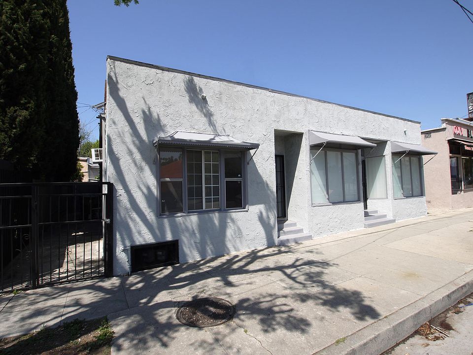 View from York Blvd. 
4429 is unit on the left.